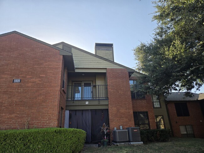 Photo - 5909 Lake Hubbard Pkwy