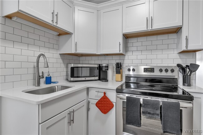 Photo - 617 Niagara St