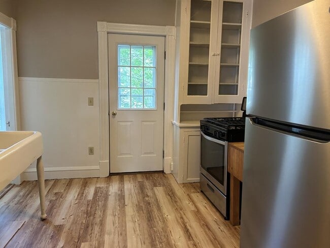 Photo - 14 Crombie St