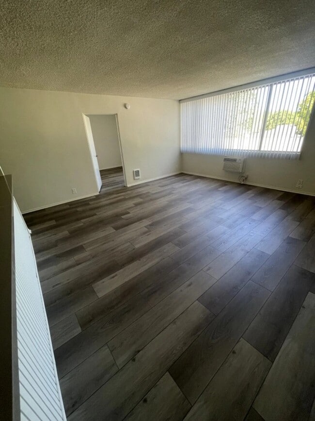 Photo - 11139 Acama Street,