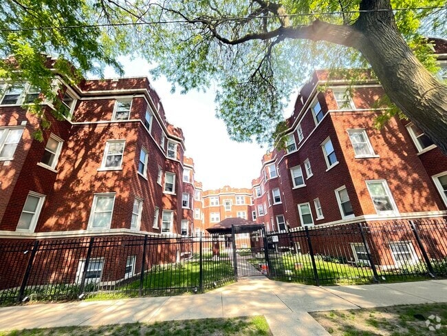 Building Photo - 6423 N Greenview Ave Unit 3E Rental
