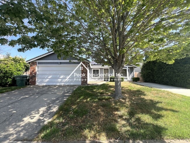 A Very Nice 3bd/2ba Antelope House with 2-... - A Very Nice 3bd/2ba Antelope House with 2-...