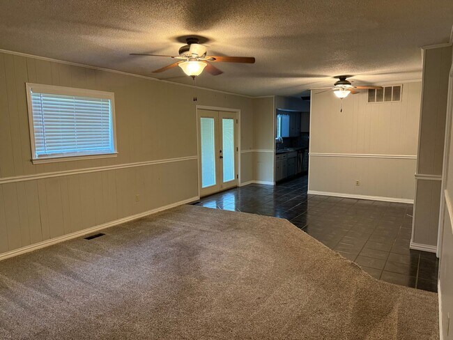 Photo - 3 bed 2 bath 2 car garage house