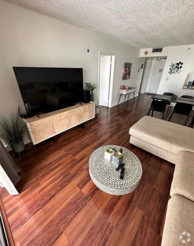 Building Photo - 1470 NE 123rd St Unit A1014 Rental