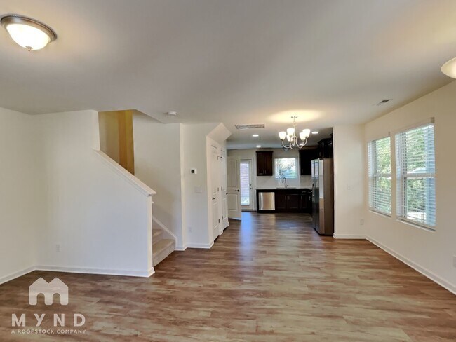 Photo - 246 Spark St