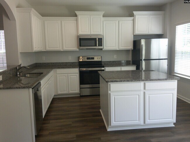 Photo - 1425 Tamarind Ln