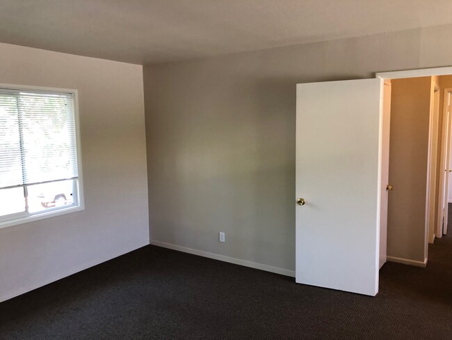 Photo - 742 Boysen Ave