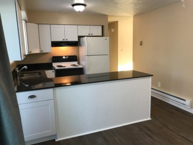 Photo - 3852 Hawthorne Rd