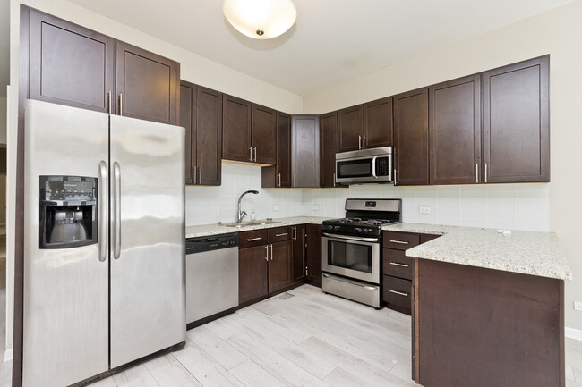 Photo - 2246 W Belden Ave Condo Unit 1F