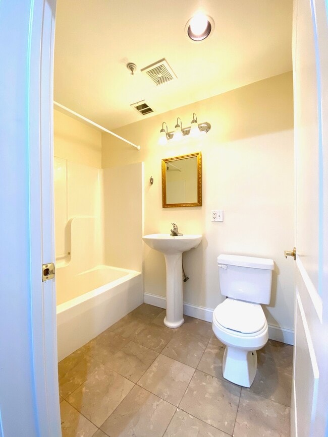 Photo - 661 Bennington St Unit #2