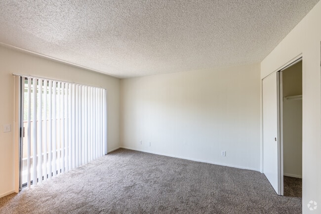 1BR, 1.5BA - 850SF - Bedroom