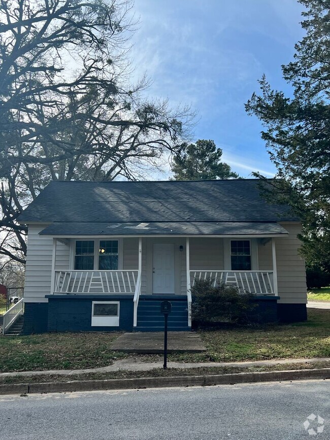 Building Photo - Beautiful and quaint, Minutes from Downtown! Rental