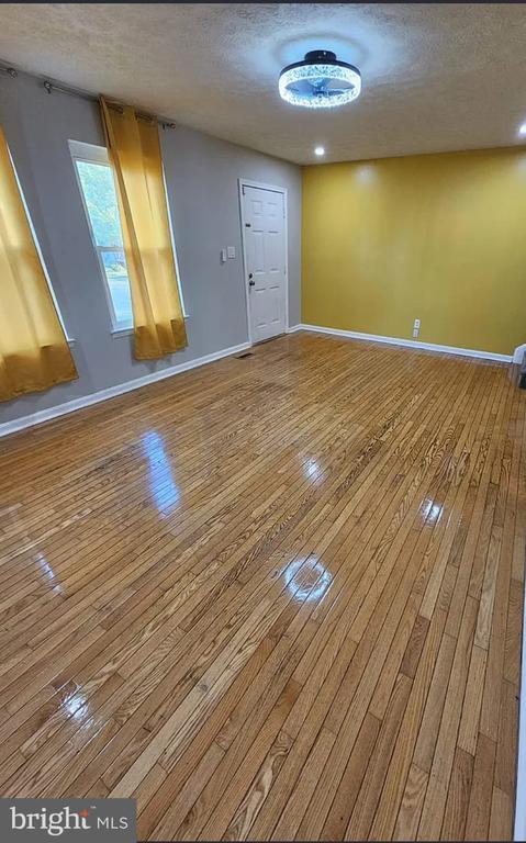 Photo - 604 Burlington Ct