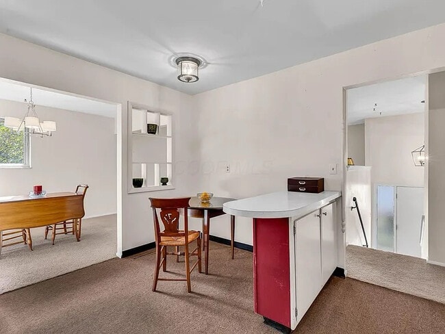 Photo - 300 Brookhaven Dr E