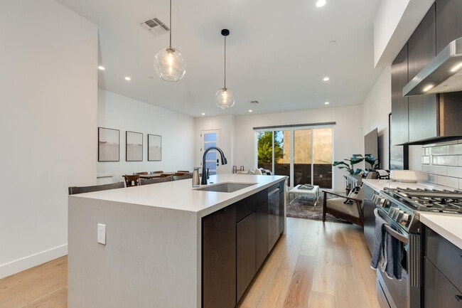 Photo - 5151 N 13th Pl