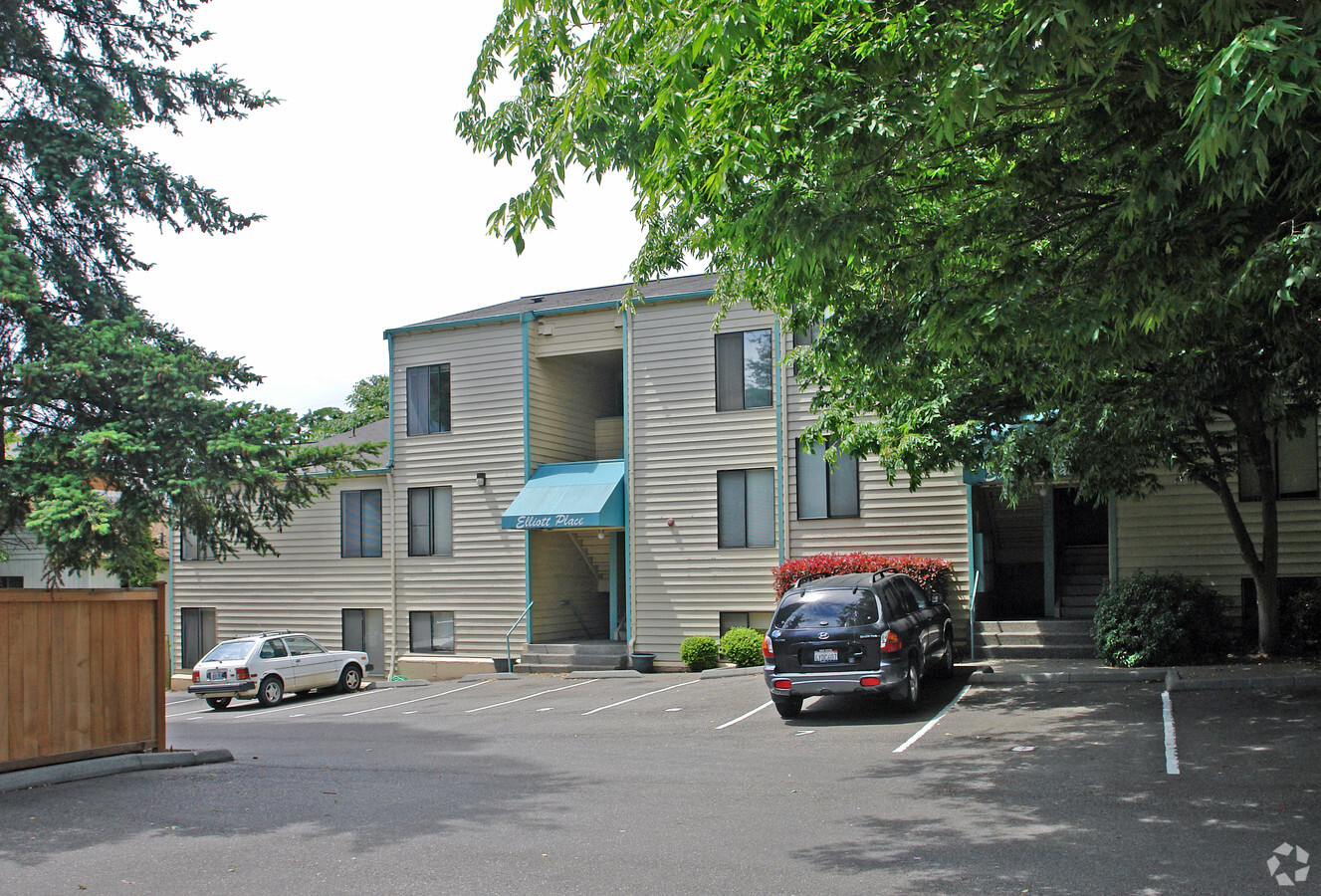 Primary - Elliott Place Apartments