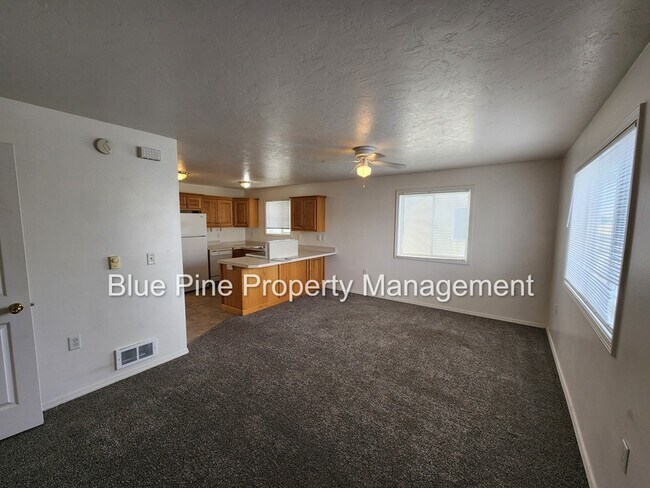 Photo - 952 Anne St Unit 2