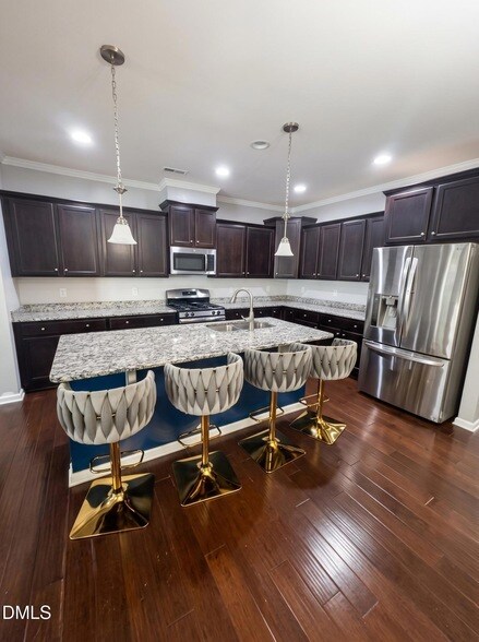 4134 Vallonia Dr