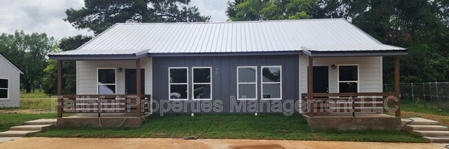Photo - 405 N Logan Ln
