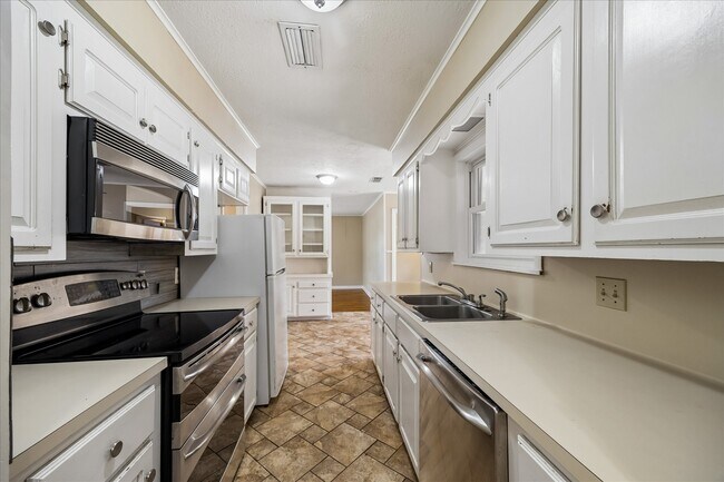 207 Eldridge Rd