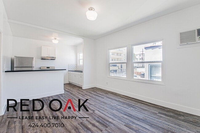 Building Photo - 859 S New Hampshire Ave Unit 205