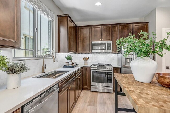 Photo - 43256 N Hinoki St