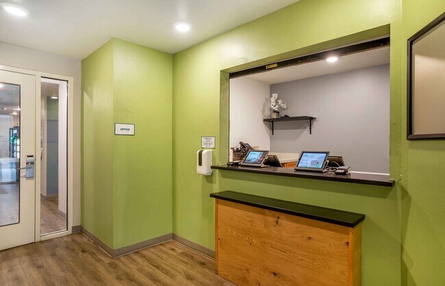 Furnished Studio-Pensacola - Northwest