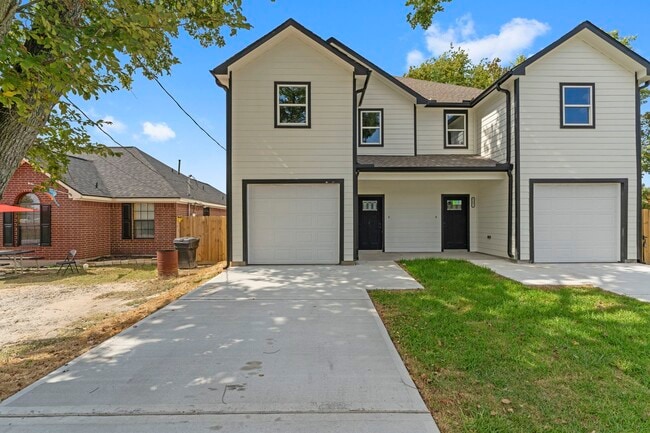 Building Photo - 8205 Carver Rd