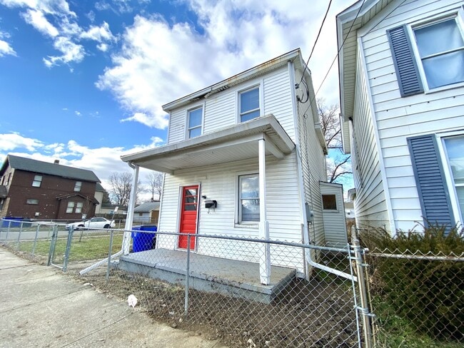 Building Photo - 906 Vine St