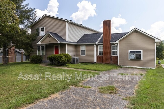 Photo - 817 Ridgeview Dr