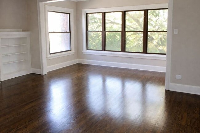 Building Photo - 7630 N Marshfield Ave Unit 3