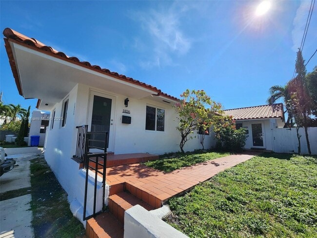 Building Photo - 1828 NW 4th St Unit 1828 Rental