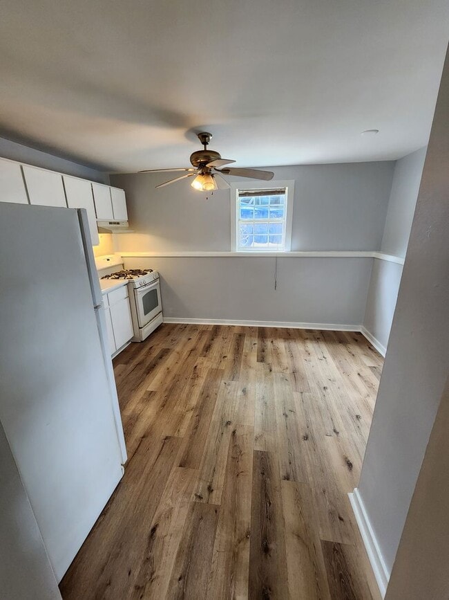 Photo - 205 S Parker Ave Unit Apt 5