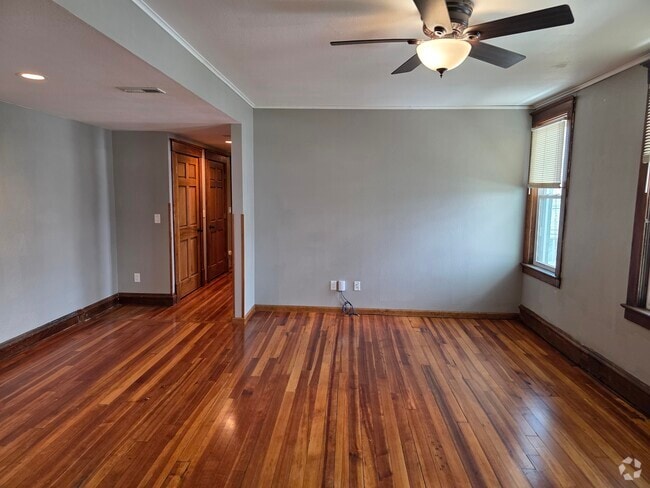 Building Photo - 2154 Kleine St Unit 2154 #1 Rental