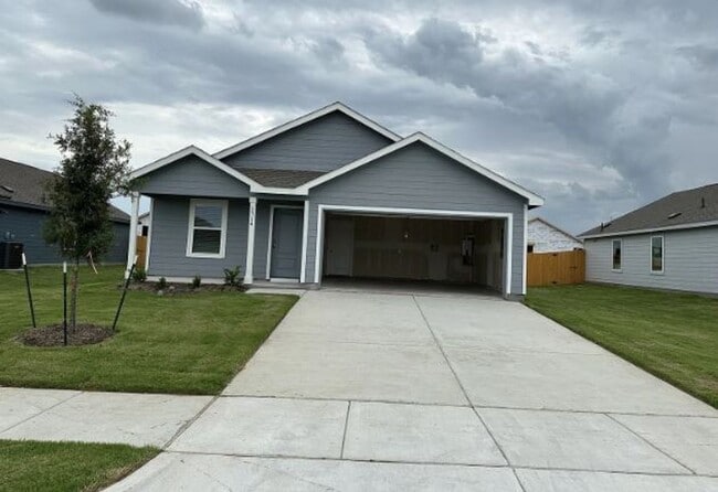 Building Photo - 3714 Chambray Dr
