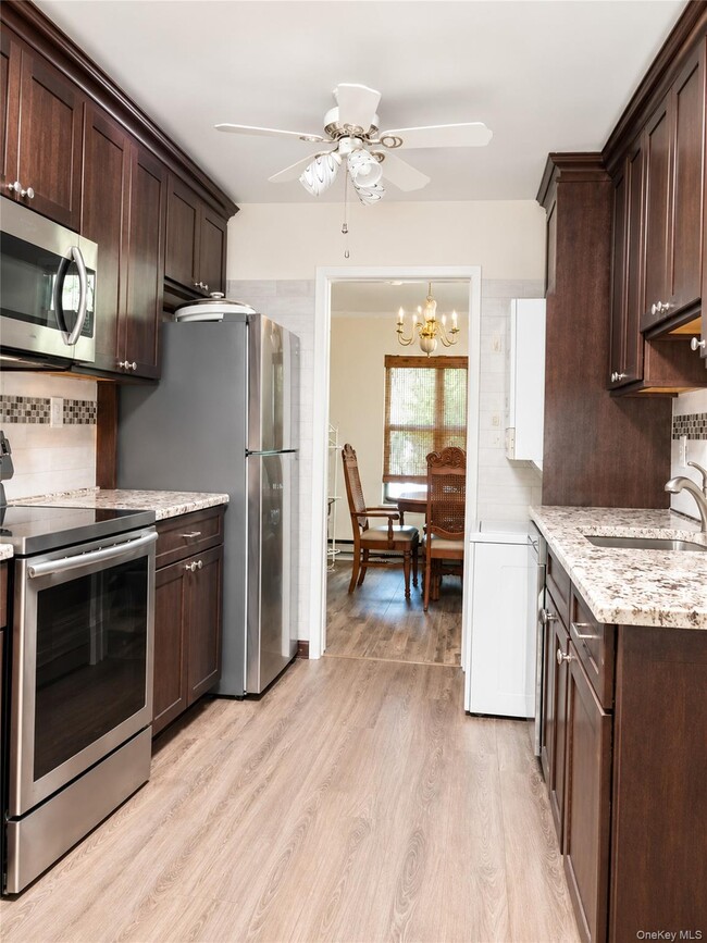 Photo - 506 Alden Ct N