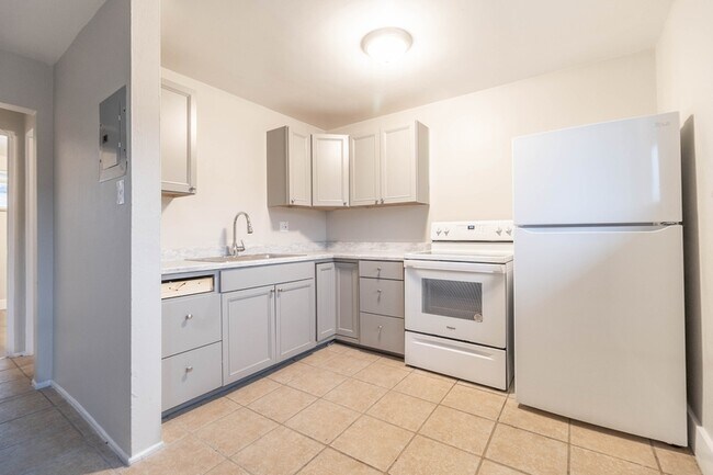 Photo - 8723 E 14th Ave