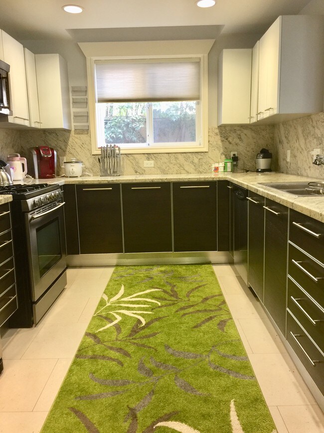 Photo - 325 S Arnaz Dr Unidad 101