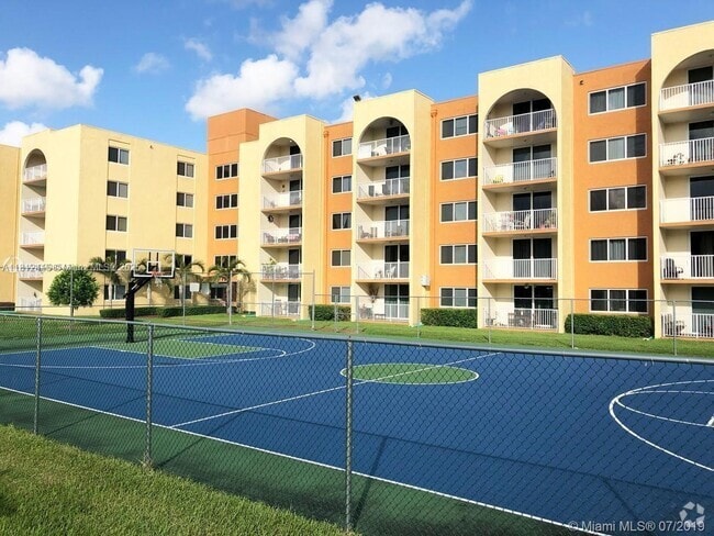 Building Photo - 6990 NW 186th St Unit 4-103 Rental