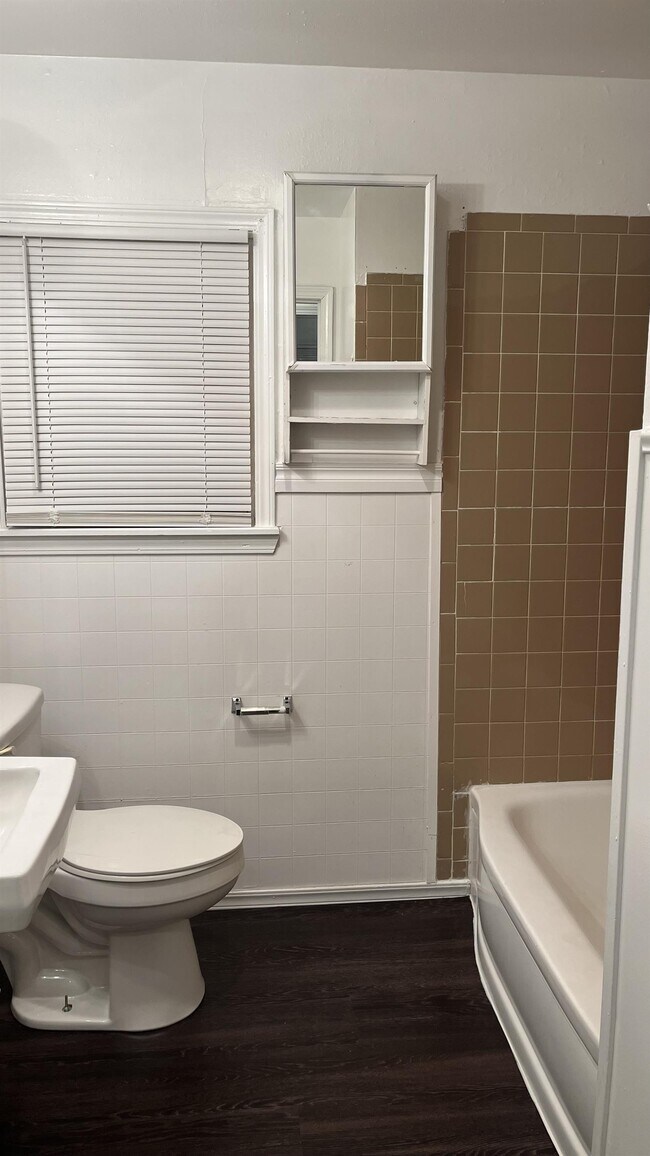 Photo - 3408 Woodside Dr