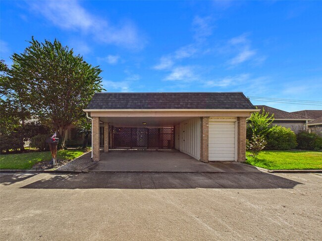 Photo - 2719 Olympia Dr