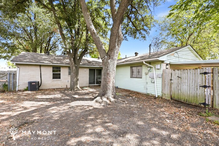 Photo - 2517 Greenhill Dr
