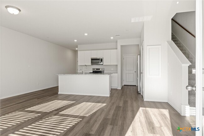 Photo - 12811 Village Spun Plz Casa Adosada