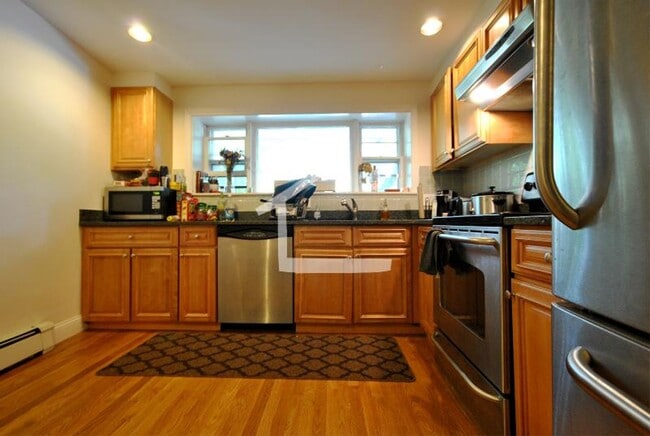 Photo - Brookline Gem - Great Value, Heat/Hot Water Incl