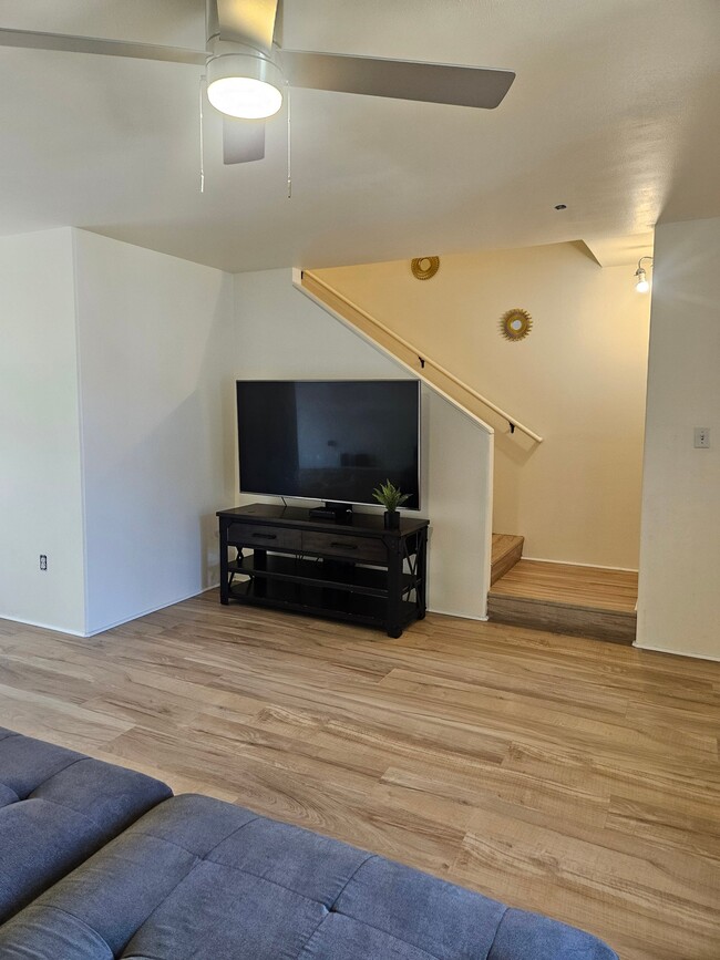 Photo - 647 Meakanu Ln