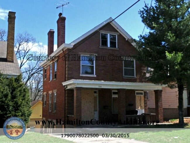 Building Photo - 706 Trenton Ave Unit 2