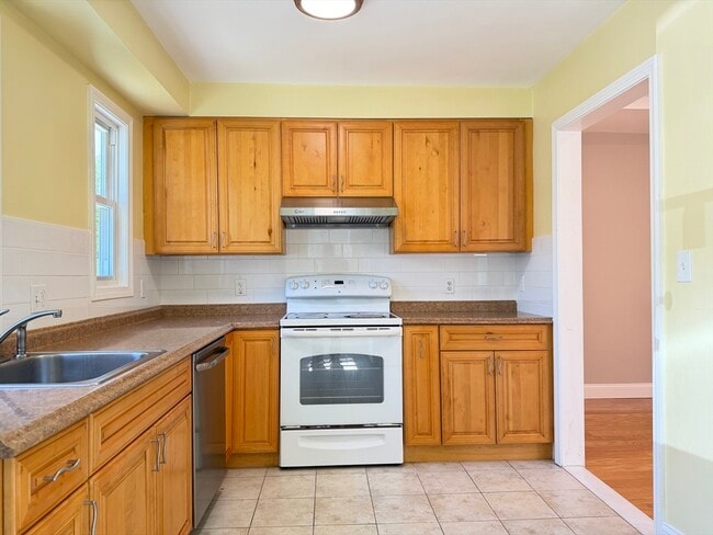 Photo - 117 Edwards St