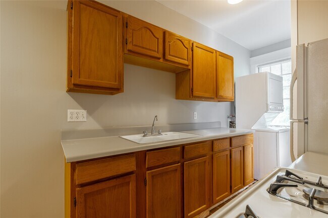 Photo - 806 Winbern St Unit 2
