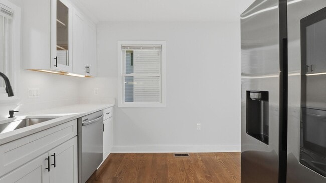 Photo - 5633 Jamestown Rd