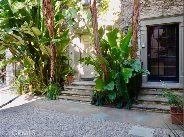 Building Photo - 5966 San Vicente Blvd